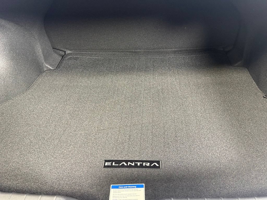 Used 2026 Hyundai Elantra Sport FWD image 27