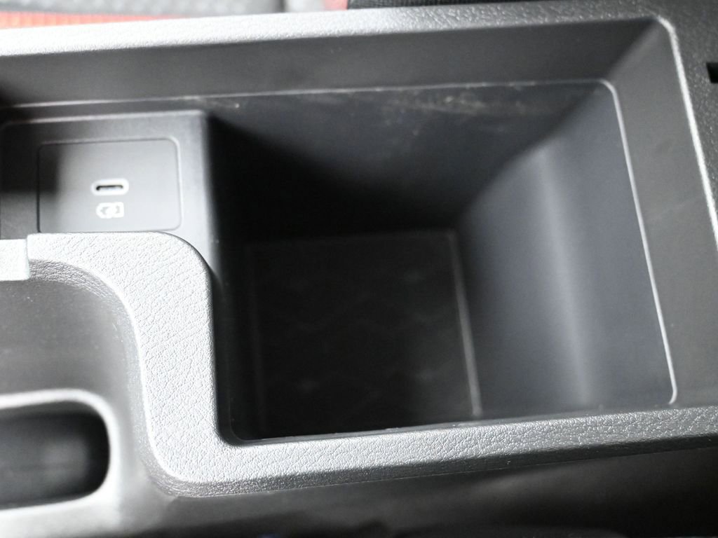 New 2025 Nissan Versa SR w/ Trunk Package FWD image 18