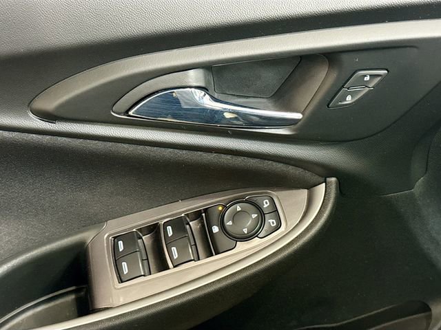 Used 2021 Chevrolet Malibu RS image 17