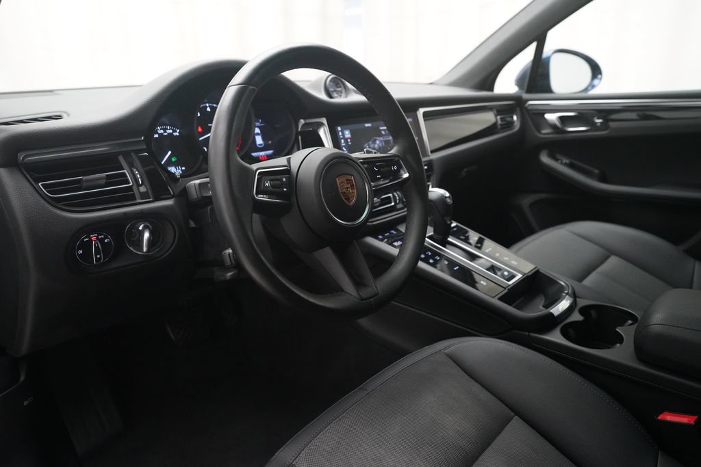 Certified 2022 Porsche Macan AWD/4WD image 14