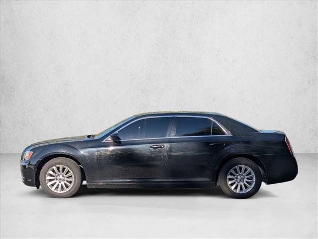 Used 2014 Chrysler 300 w/ Driver Convenience Group RWD image 8