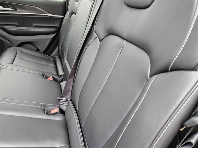 New 2025 Jeep Grand Cherokee Limited w/ Black Appearance Package image 23