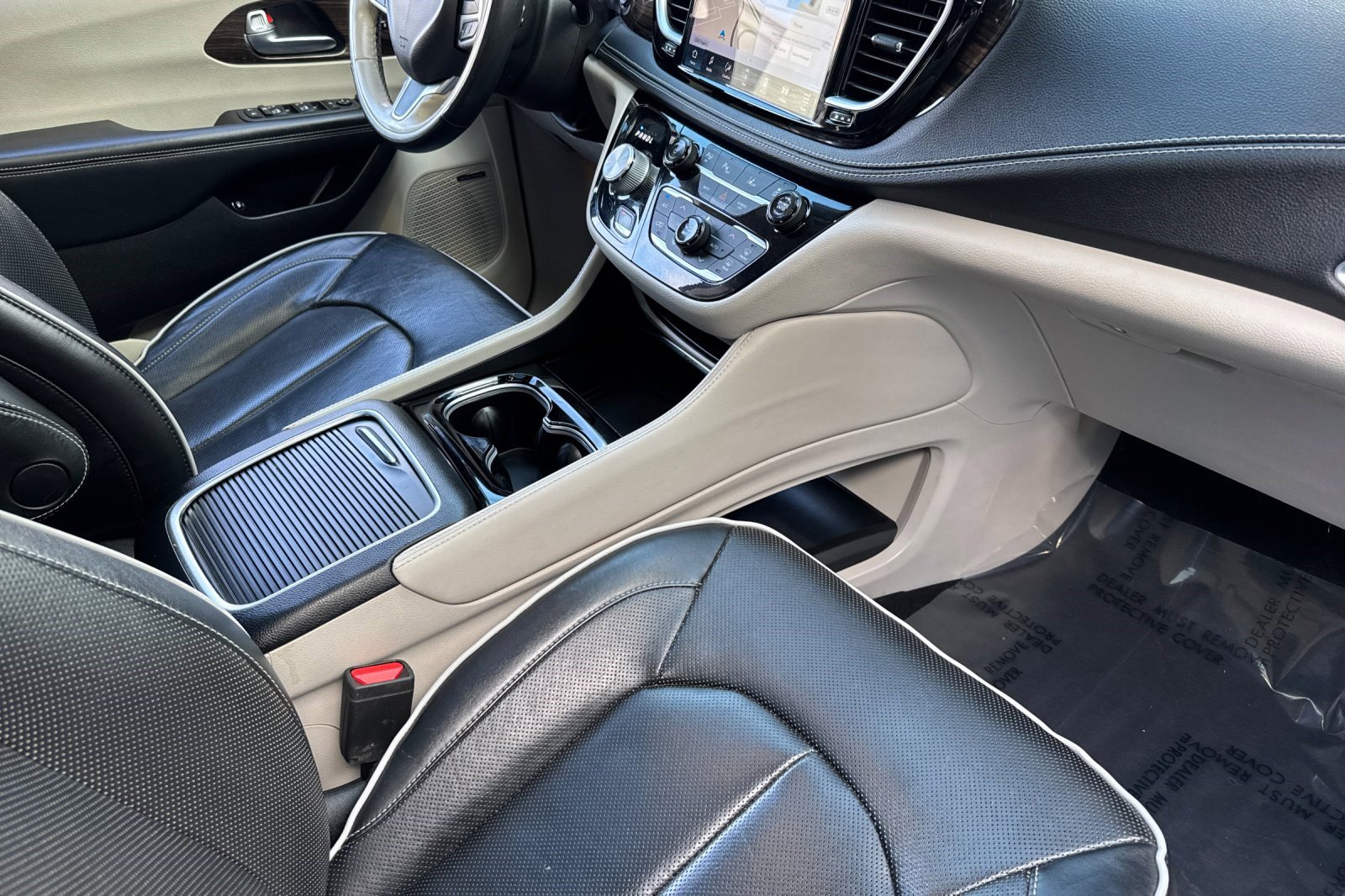 Used 2021 Chrysler Pacifica Limited w/ Premium & Safety Sphere Group image 32