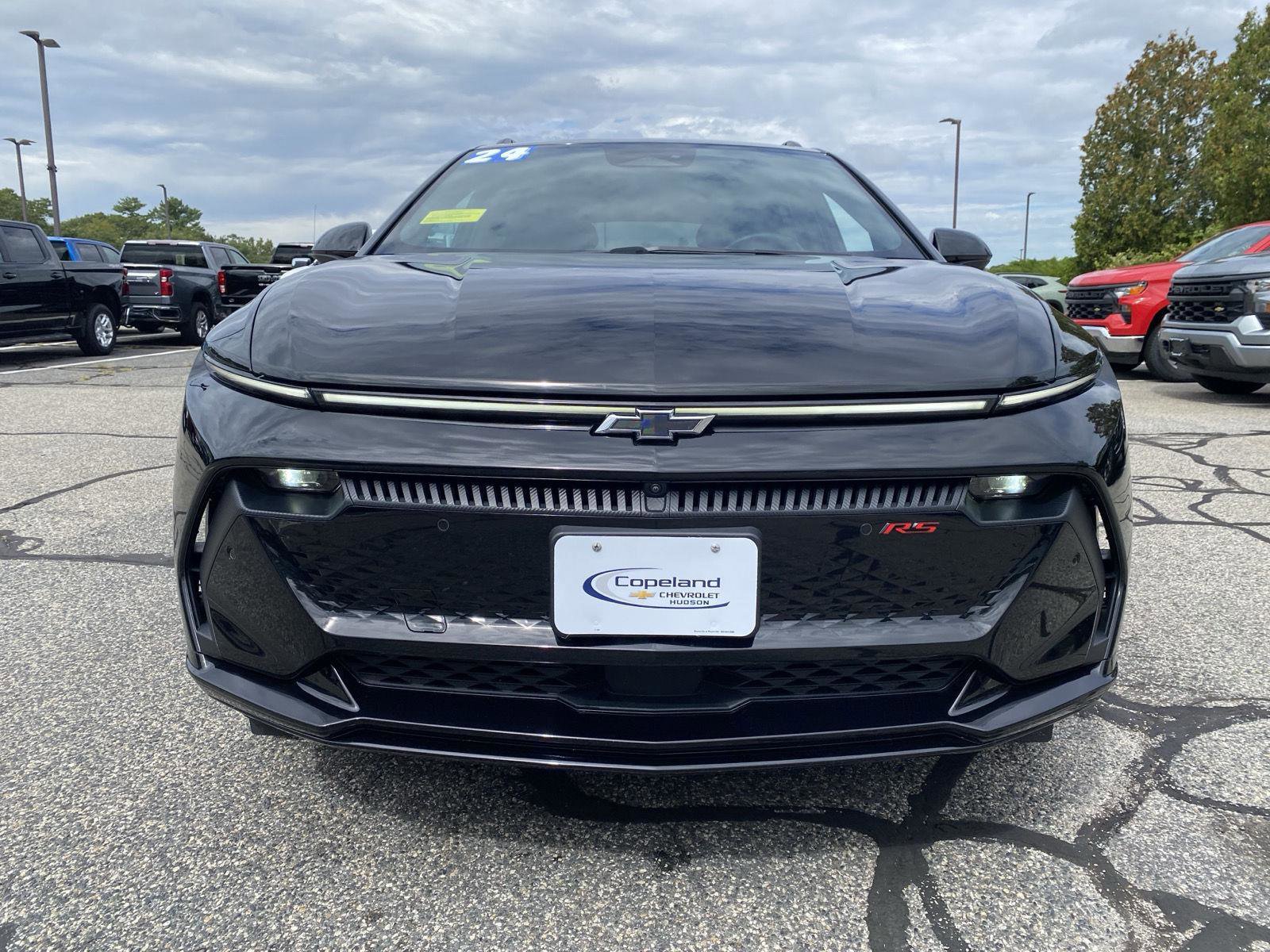 Used 2024 Chevrolet Equinox EV RS image 2