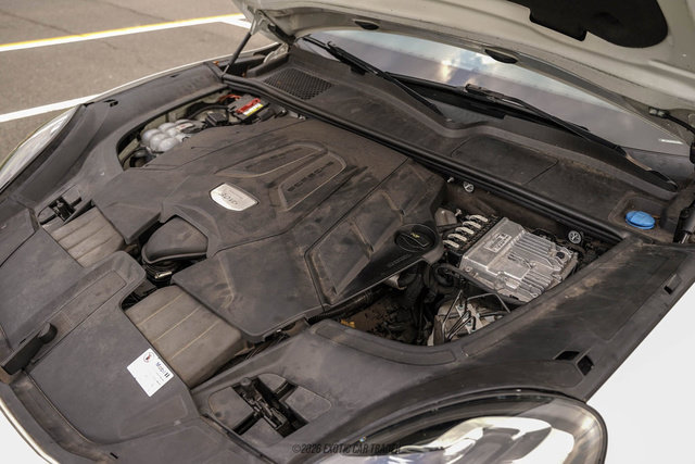 Used 2020 Porsche Cayenne AWD/4WD image 17