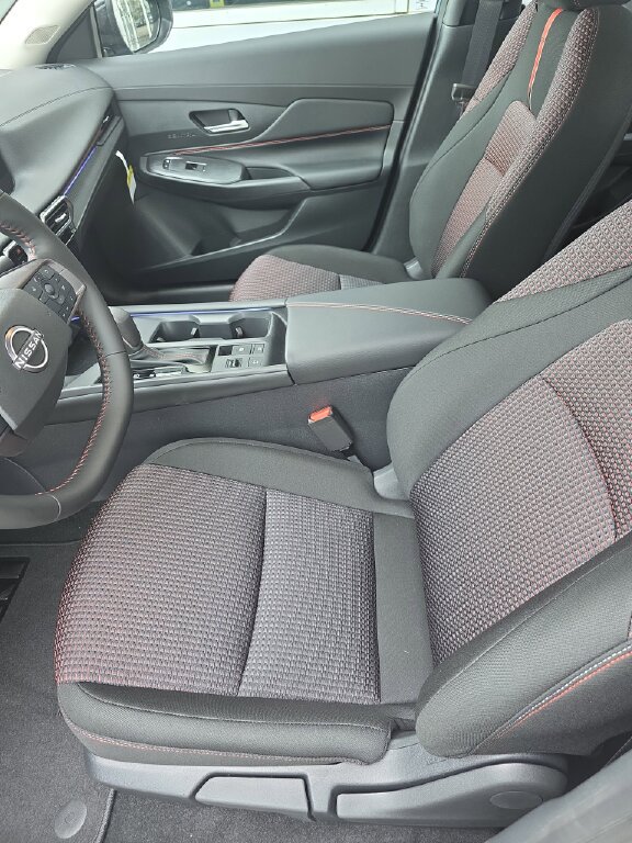 New 2026 Nissan Sentra SR w/ Floor Mat Package FWD image 5