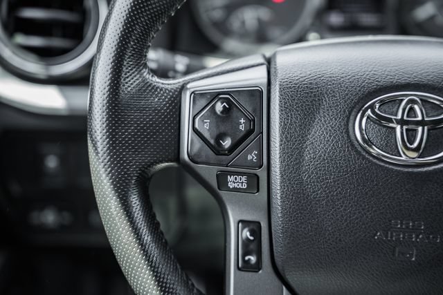 Used 2020 Toyota Tacoma TRD Off-Road AWD/4WD image 29