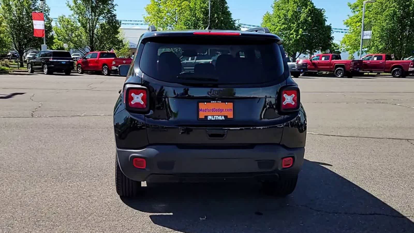 Used 2023 Jeep Renegade Altitude w/ Convenience Group I AWD/4WD image 7