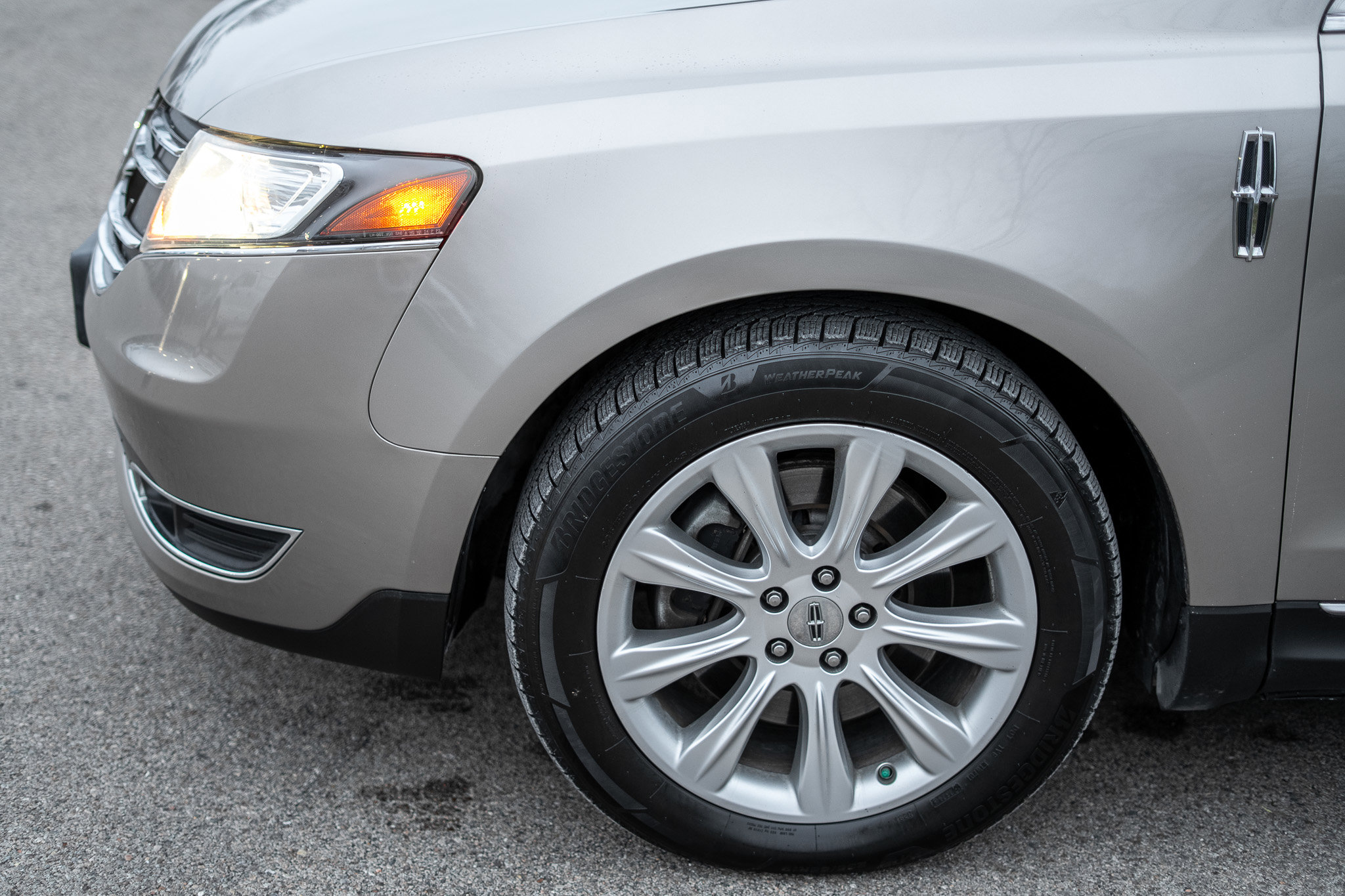 Used 2018 Lincoln MKT AWD image 9