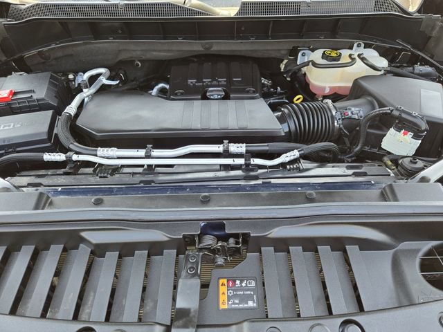 Used 2023 Chevrolet Silverado 1500 LT AWD/4WD image 31