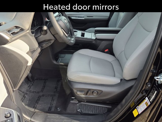 Certified 2026 Toyota Sienna XLE FWD image 13