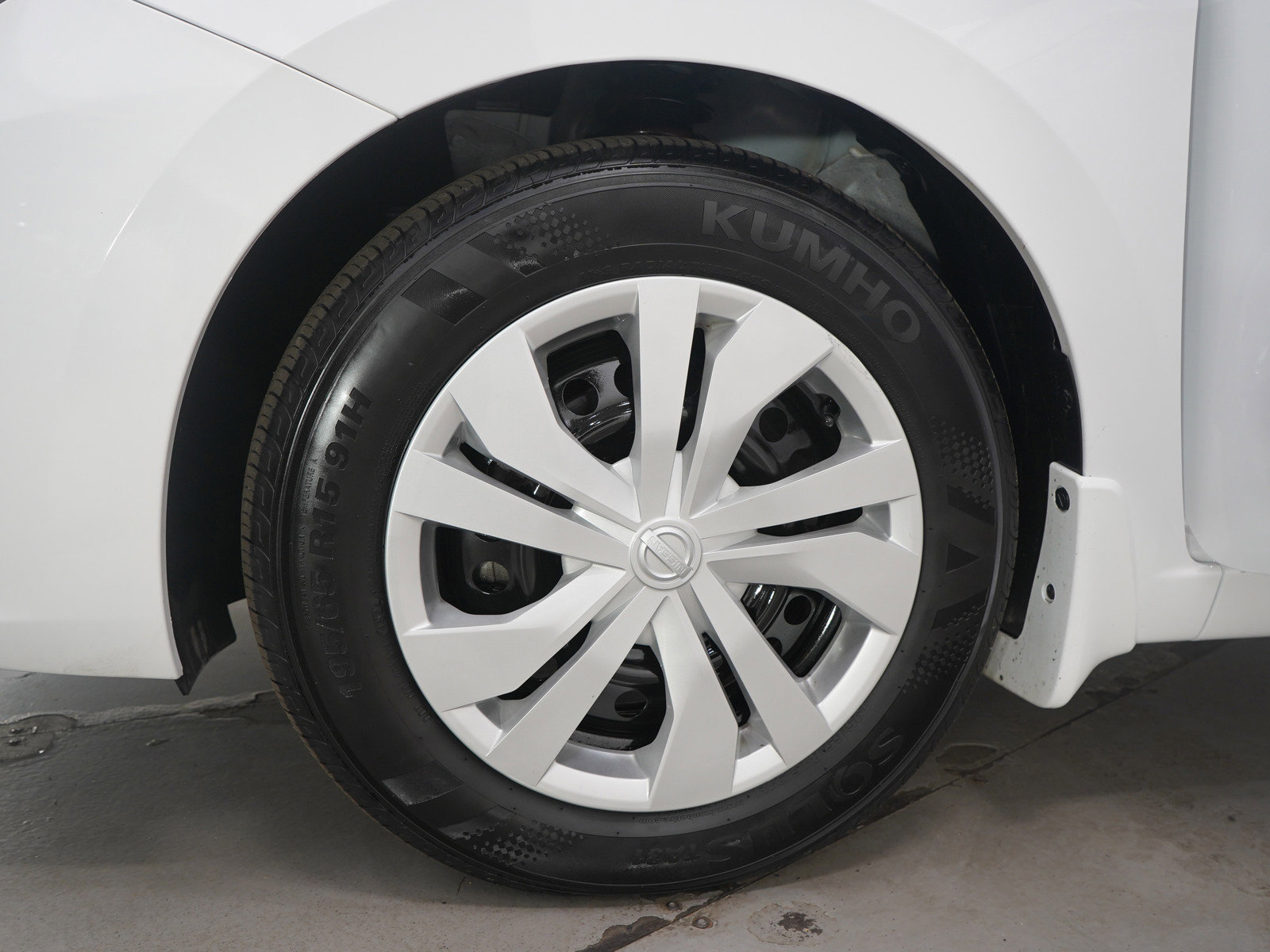 Used 2024 Nissan Versa S w/ Trunk Package image 28