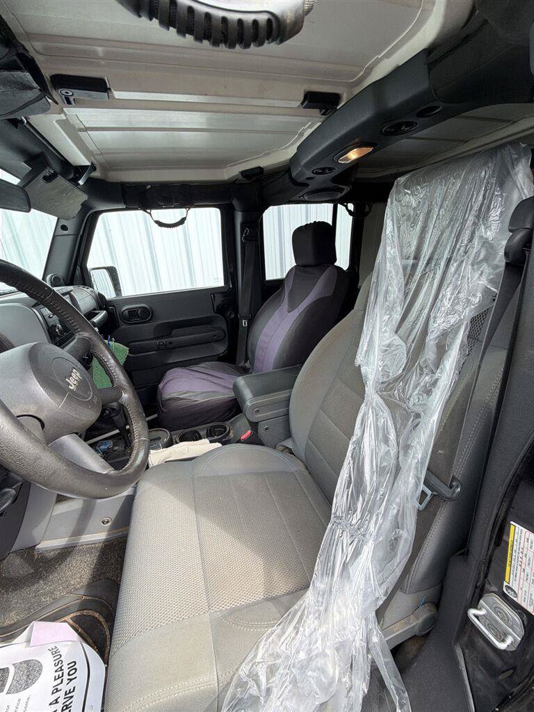 Used 2007 Jeep Wrangler Unlimited Sahara AWD/4WD image 10