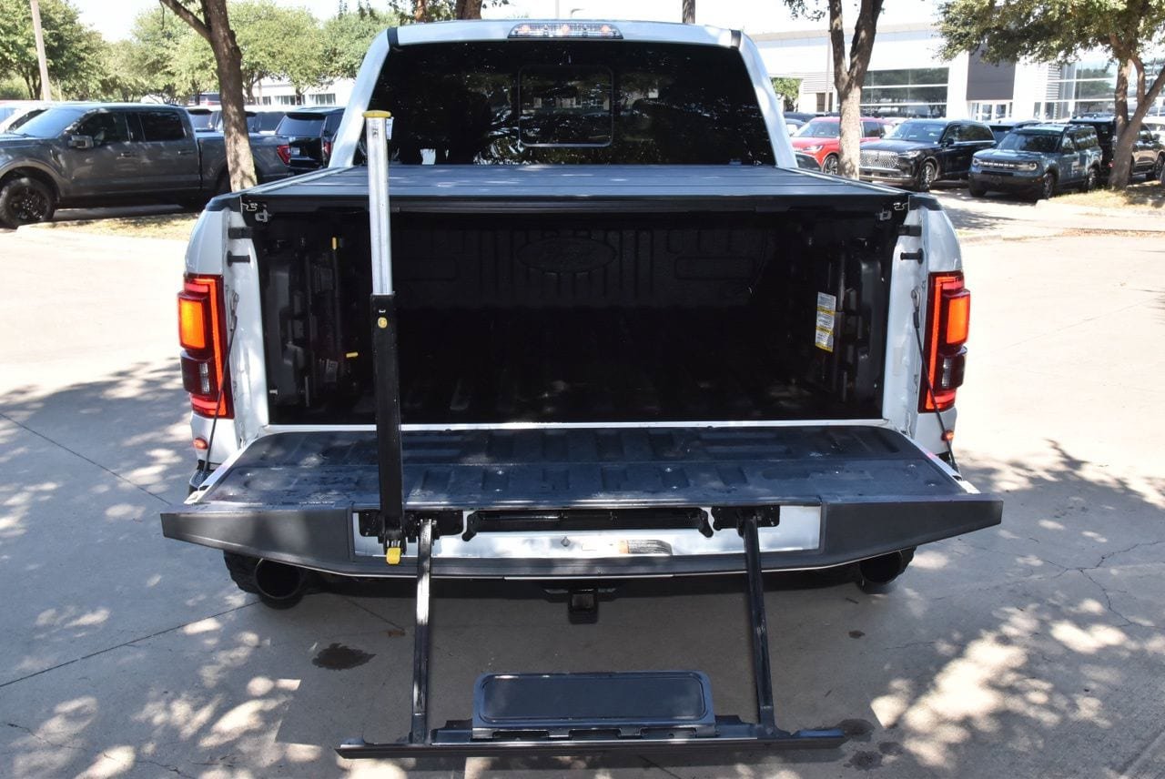 Used 2019 Ford F150 Raptor w/ Equipment Group 802A Luxury AWD/4WD image 39