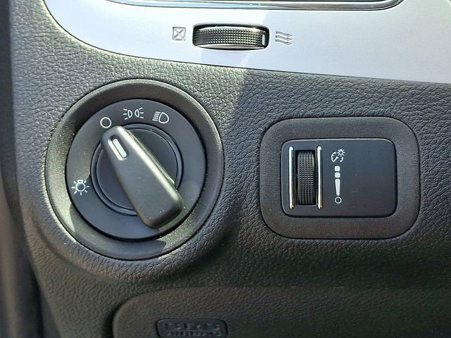 Used 2012 Dodge Journey American Value Package FWD image 8