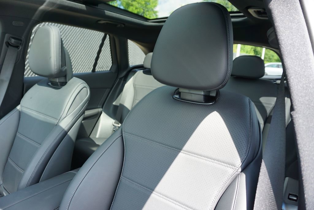 Certified 2025 Mercedes-Benz GLC 300 4MATIC image 39