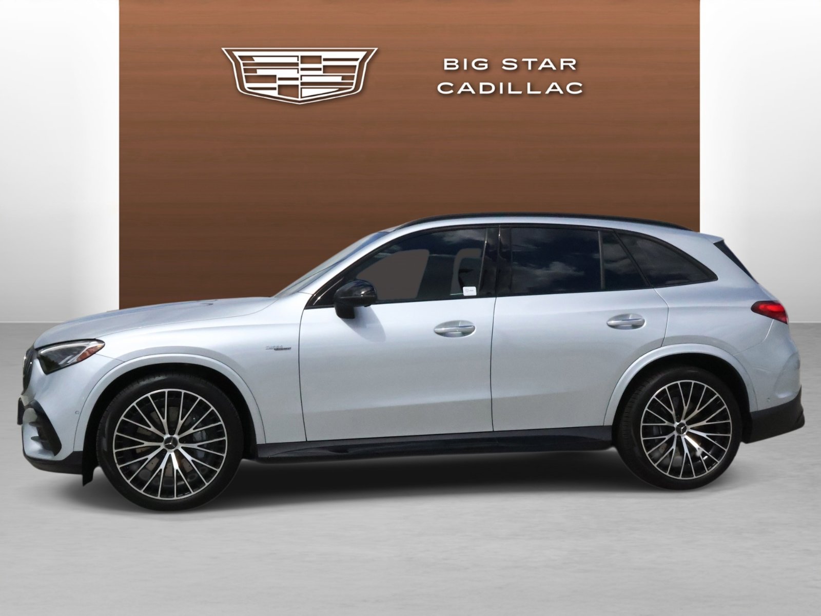 Used 2024 Mercedes-Benz GLC 43 AMG 4MATIC image 2