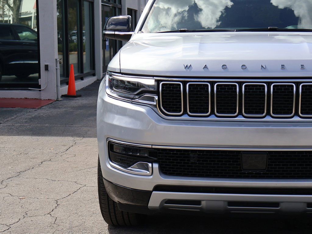 Used 2025 Jeep Wagoneer L Series II w/ 8-pass Seating Package AWD/4WD image 14