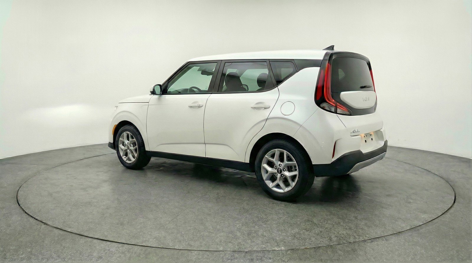 Used 2025 Kia Soul LX w/ LX Technology Package FWD image 6