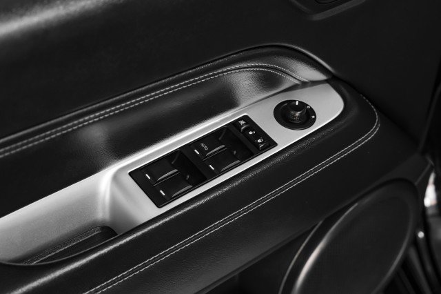 Used 2017 Jeep Compass High Altitude image 35