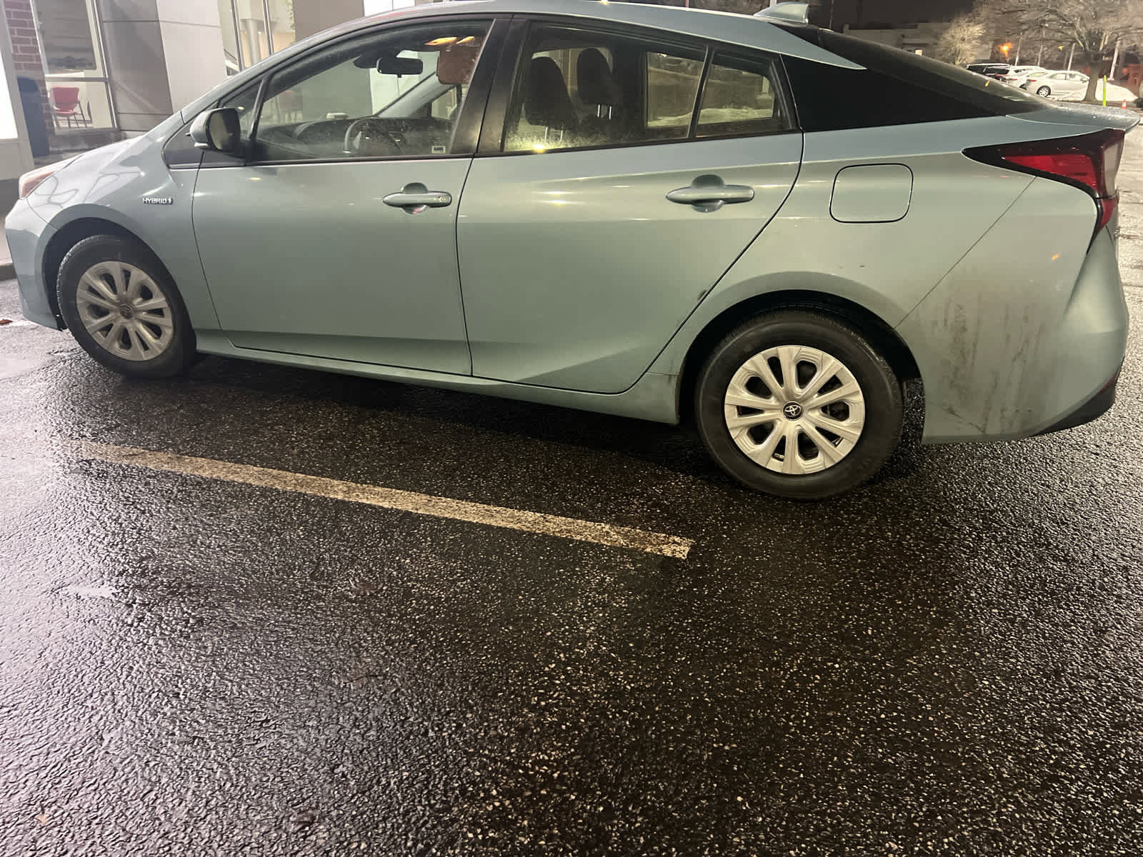 Used 2022 Toyota Prius L Eco image 15