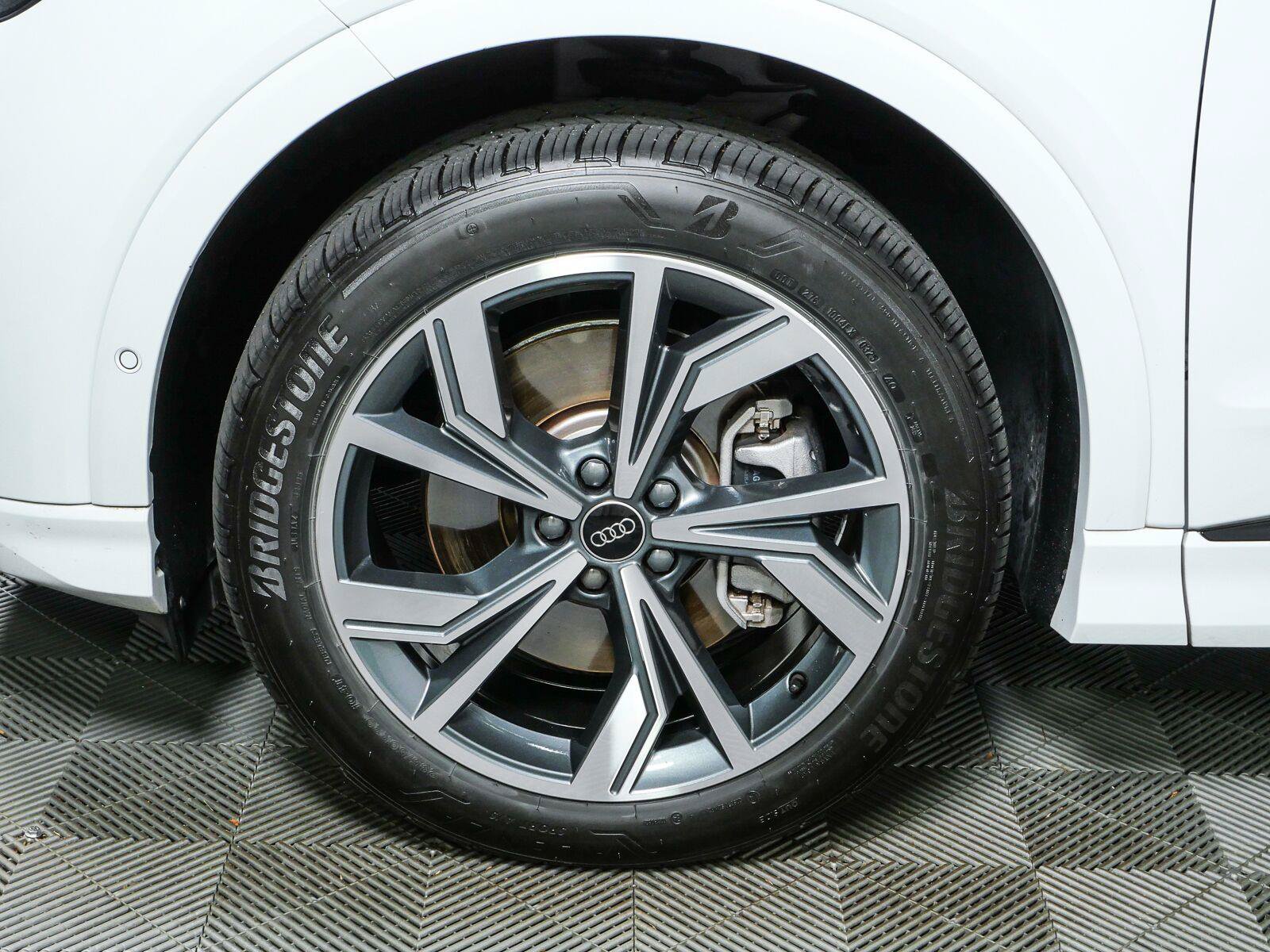 Used 2024 Audi Q4 e-tron Premium Plus w/ Premium Plus AWD/4WD image 39