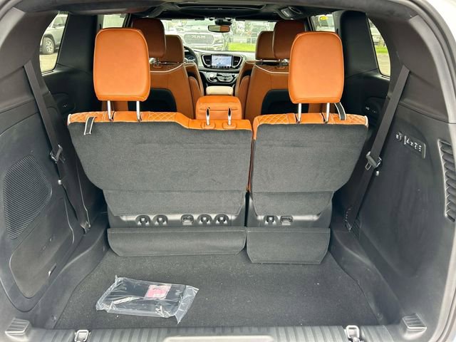 New 2026 Chrysler Pacifica Pinnacle FWD image 12