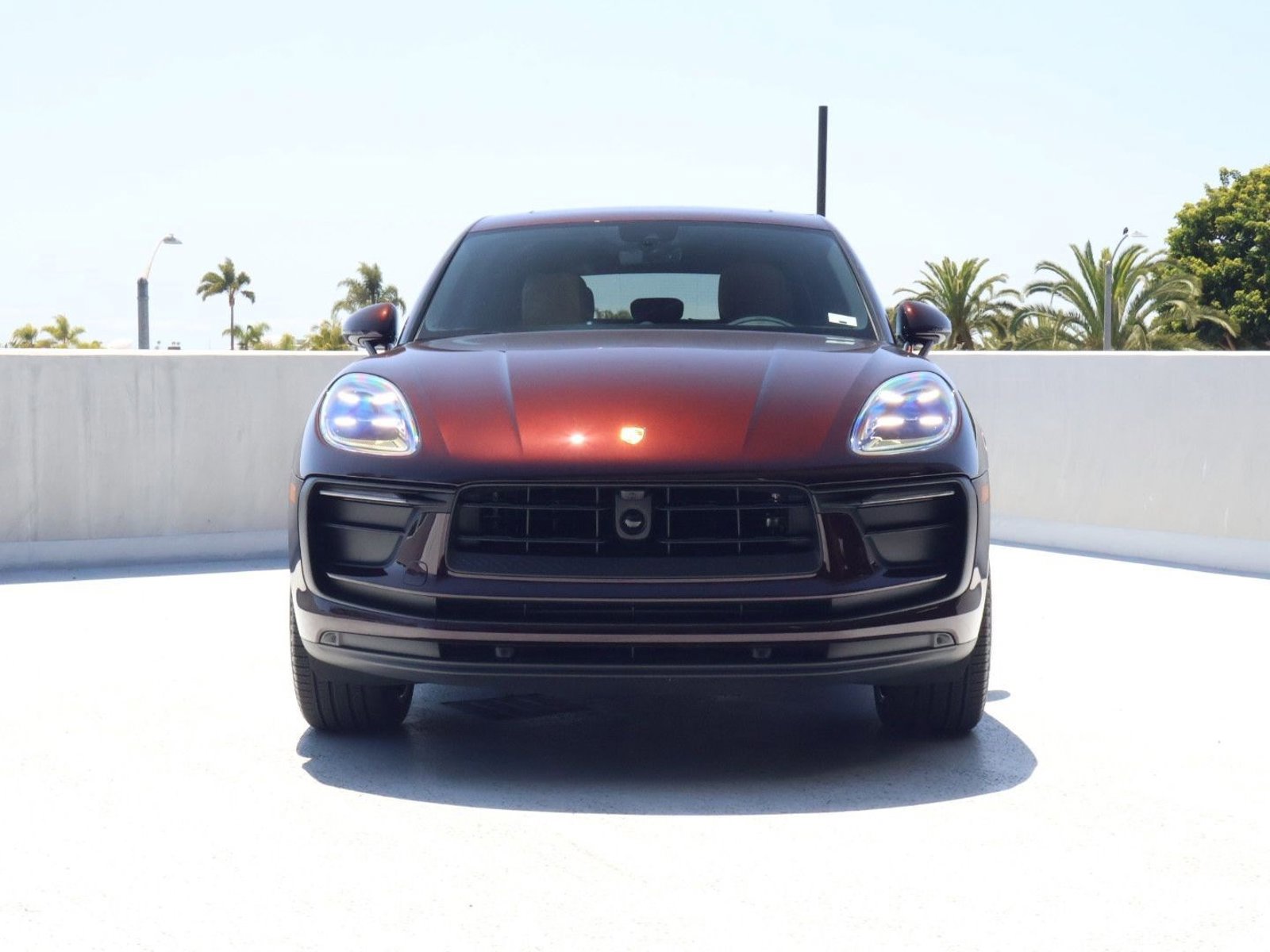Certified 2025 Porsche Macan AWD/4WD image 6