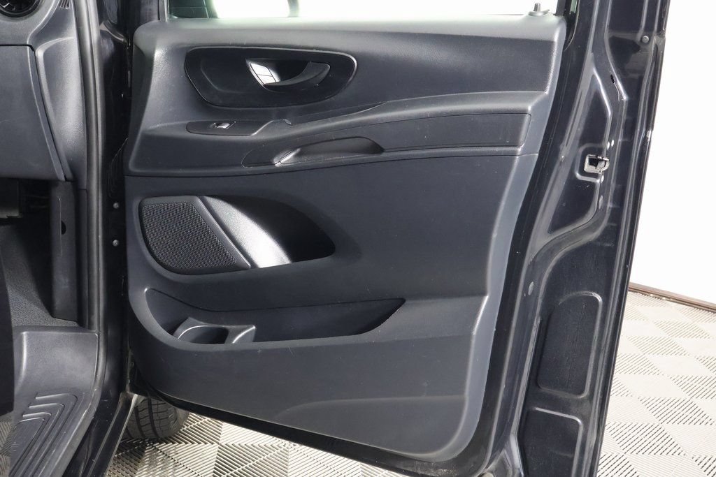 Used 2022 Mercedes-Benz Metris Passenger image 13
