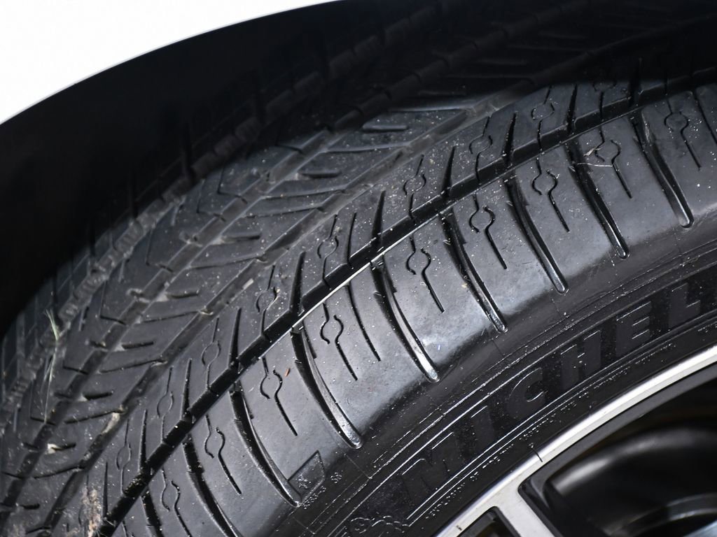 Used 2020 Genesis G70 3.3T w/ Prestige Package image 86