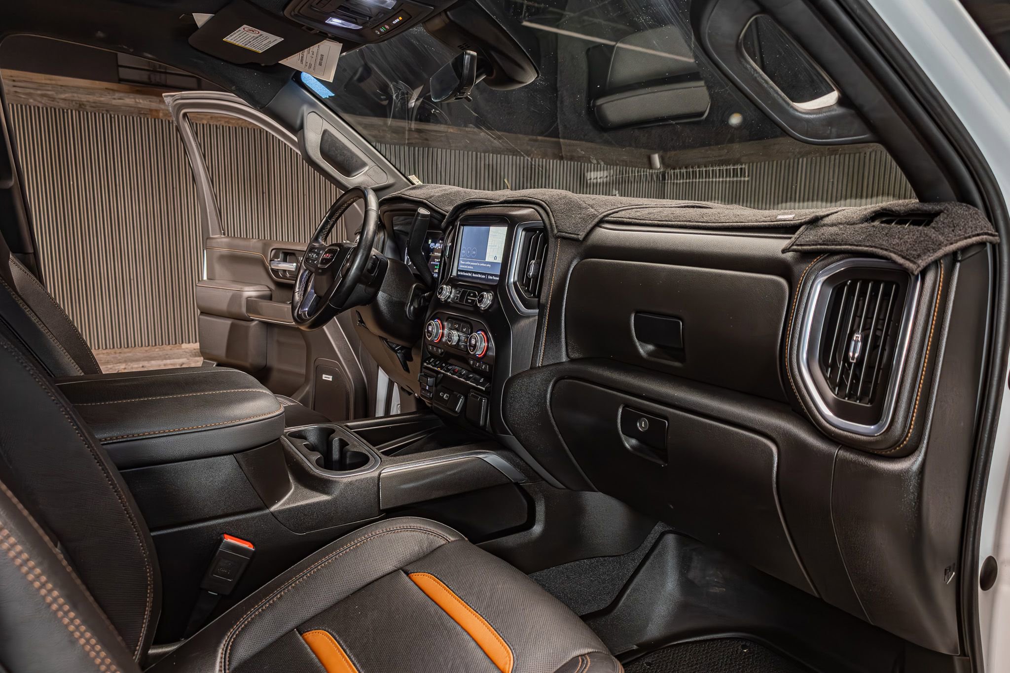 Used 2023 GMC Sierra 2500 AT4 w/ AT4 Premium Plus Package AWD/4WD image 18