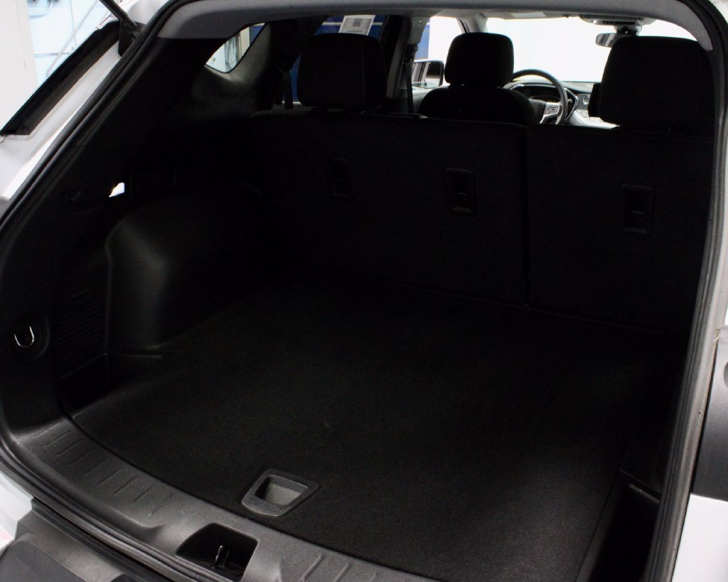 Used 2025 Chevrolet Blazer LT FWD image 14