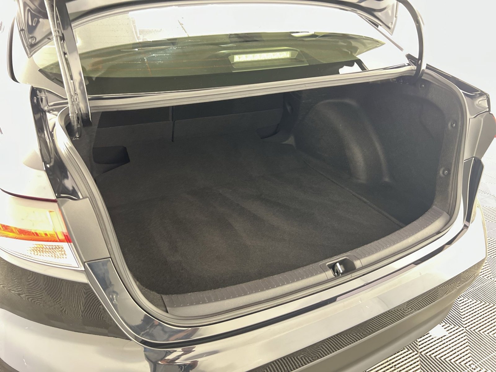 Used 2025 Toyota Corolla LE image 24