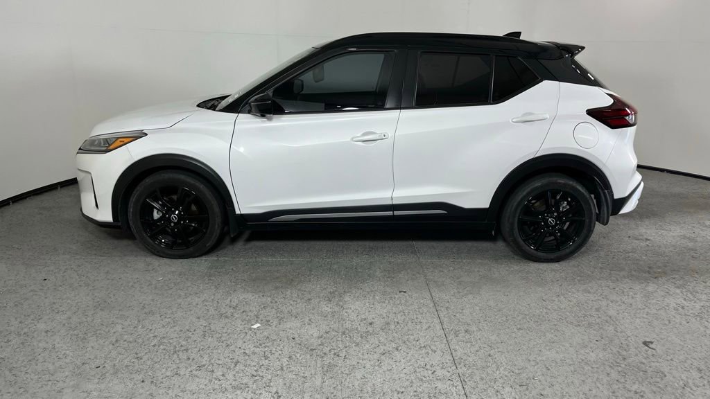 Used 2022 Nissan Kicks SR w/ Premium Package FWD image 10