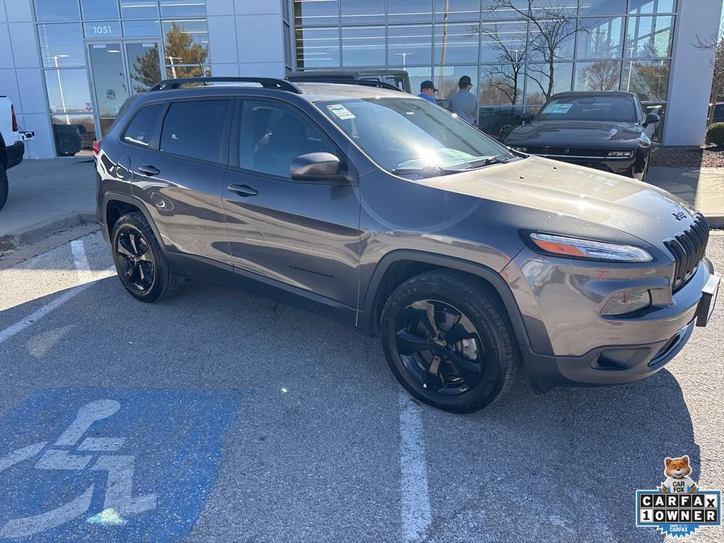Used 2018 Jeep Cherokee Latitude w/ Altitude Package image 33