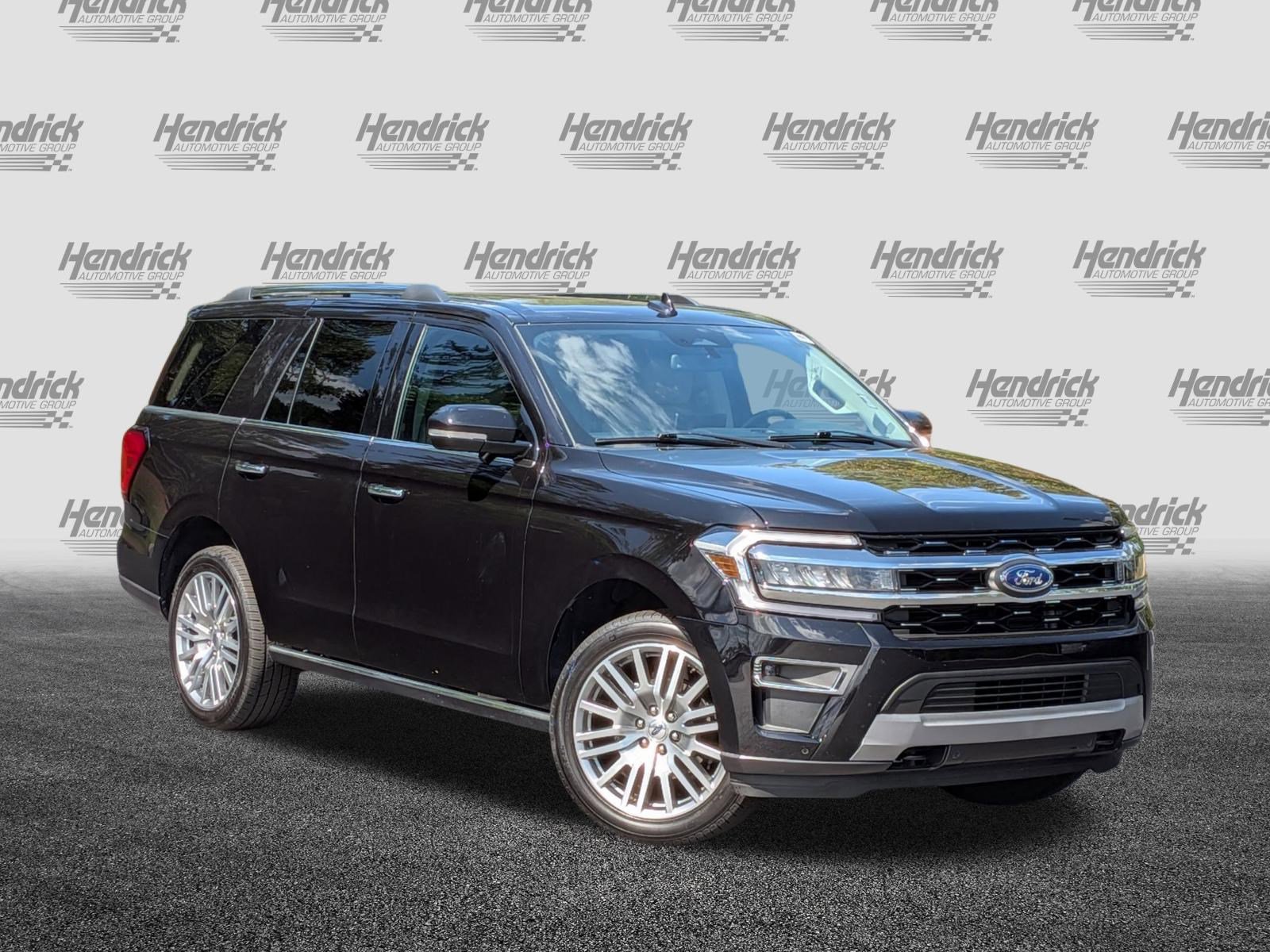 Used 2024 Ford Expedition Limited AWD/4WD image 2