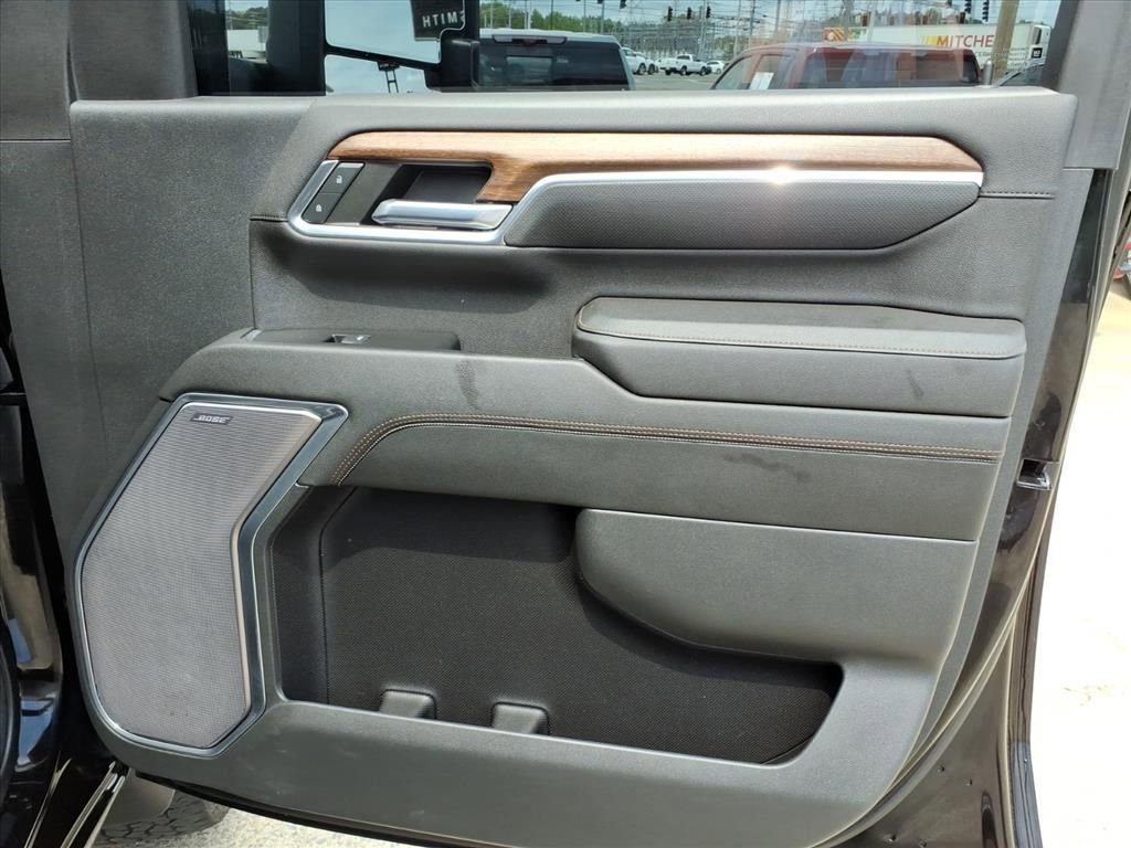 Used 2024 Chevrolet Silverado 3500 High Country w/ High Country Premium Package AWD/4WD image 11