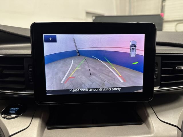 Used 2023 Ford Explorer XLT image 11