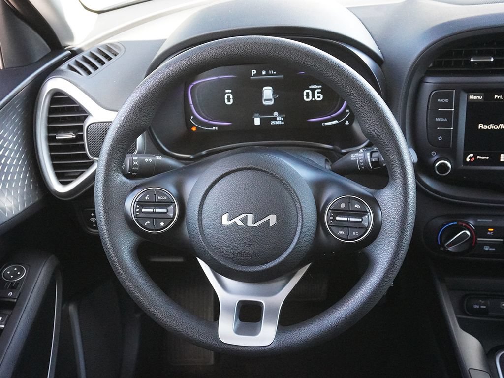 Used 2025 Kia Soul LX w/ LX Technology Package FWD image 38