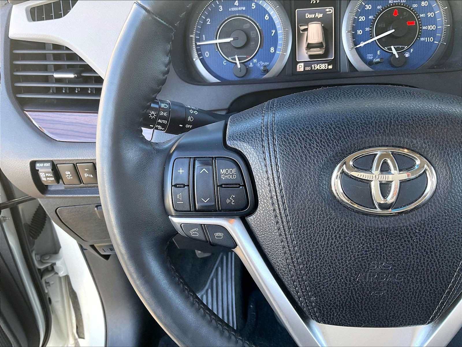 Used 2016 Toyota Sienna Limited FWD image 20