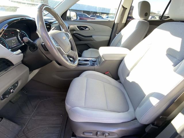 Used 2021 Chevrolet Traverse LT image 16