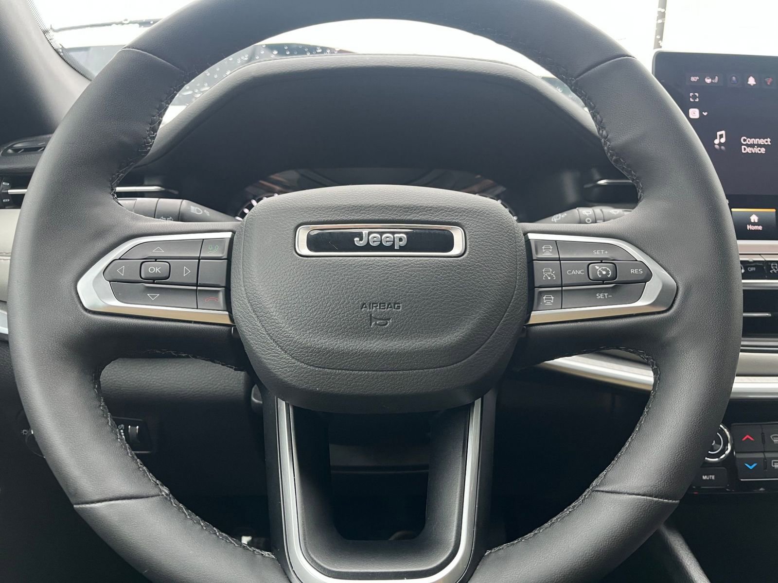 Used 2025 Jeep Compass Limited image 29