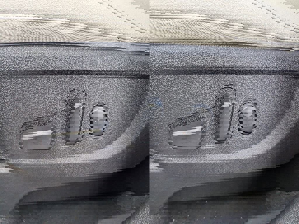 Used 2023 Kia Telluride EX image 19