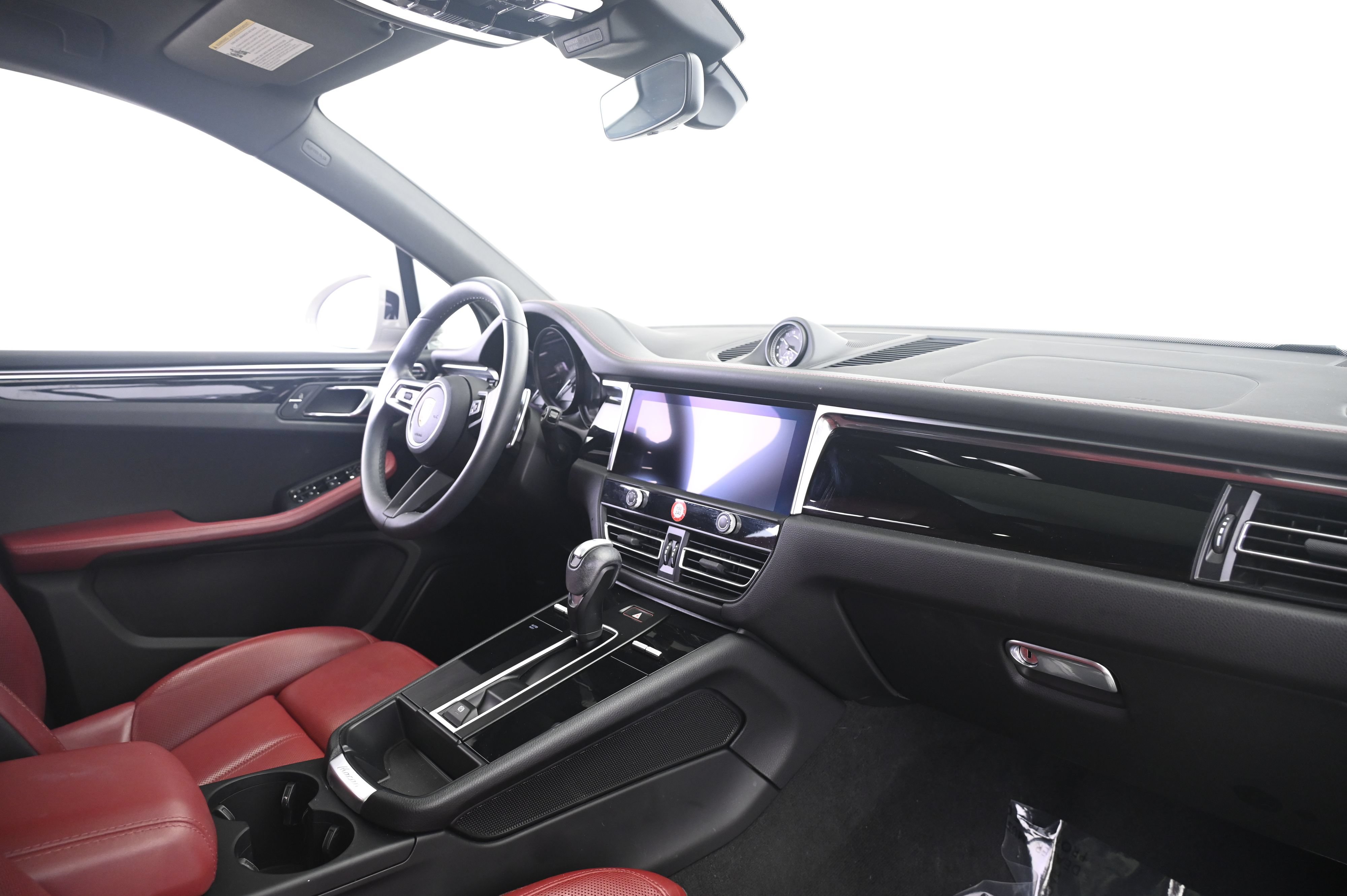Certified 2023 Porsche Macan AWD/4WD image 22