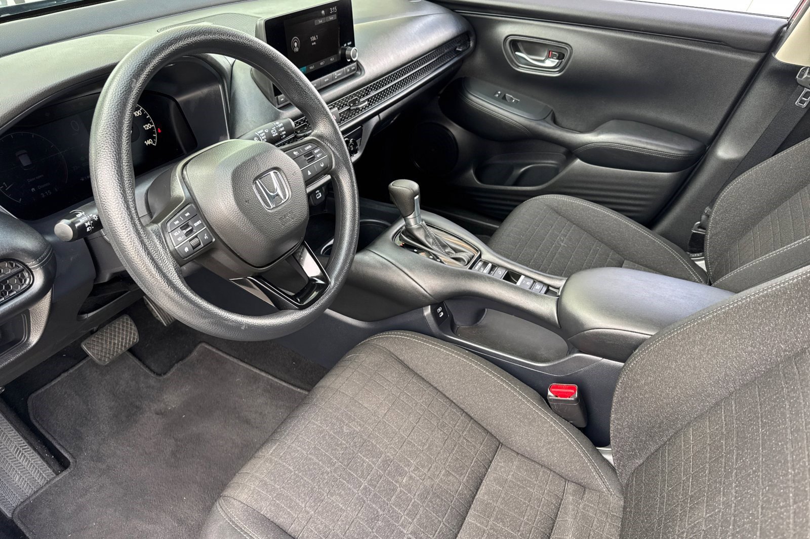 Used 2024 Honda HR-V LX image 4