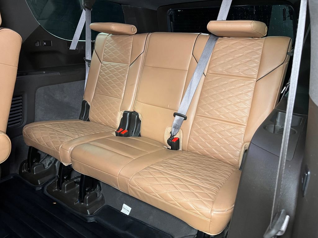 Used 2021 Cadillac Escalade ESV Premium Luxury w/ Driver Assist Tech Package AWD/4WD image 18