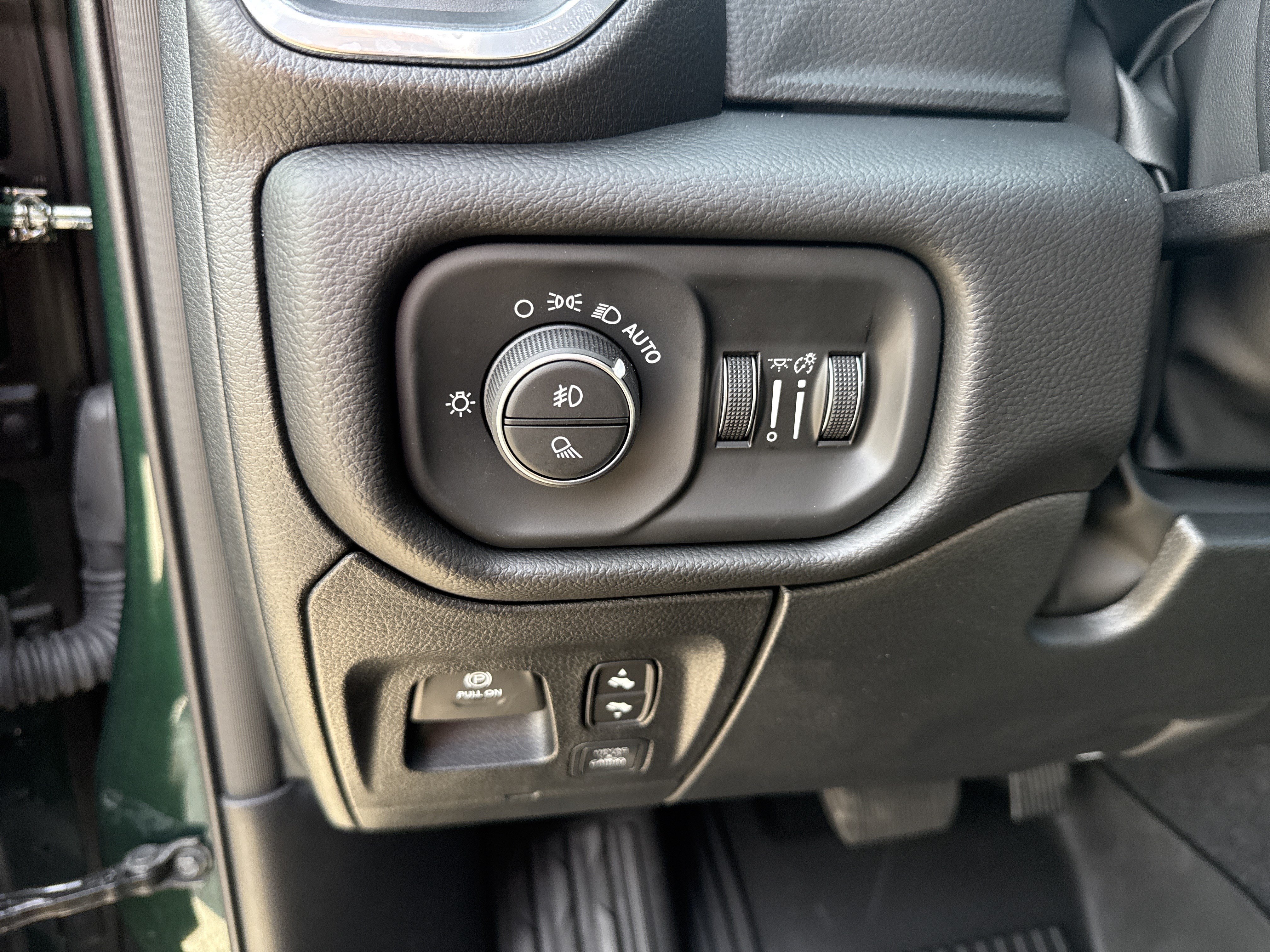 New 2026 RAM 1500 Laramie w/ Bed Utility Group AWD/4WD image 29