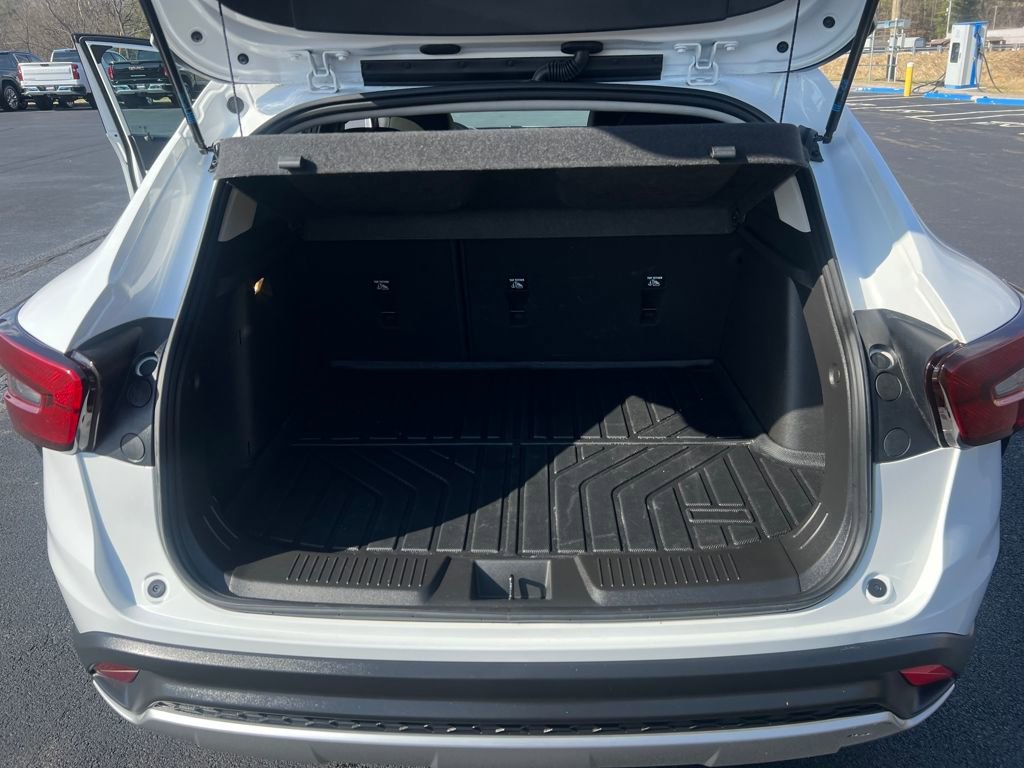 Used 2024 Chevrolet Trax LT image 8