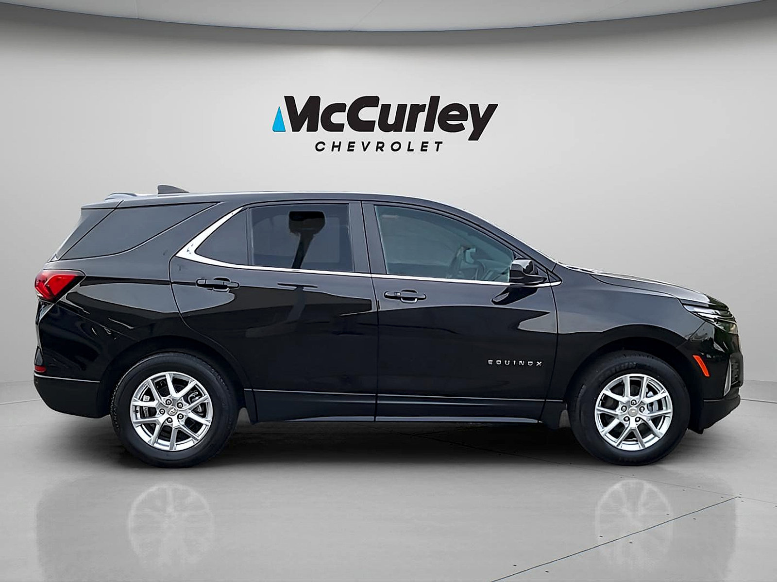 Used 2024 Chevrolet Equinox LT AWD/4WD image 8