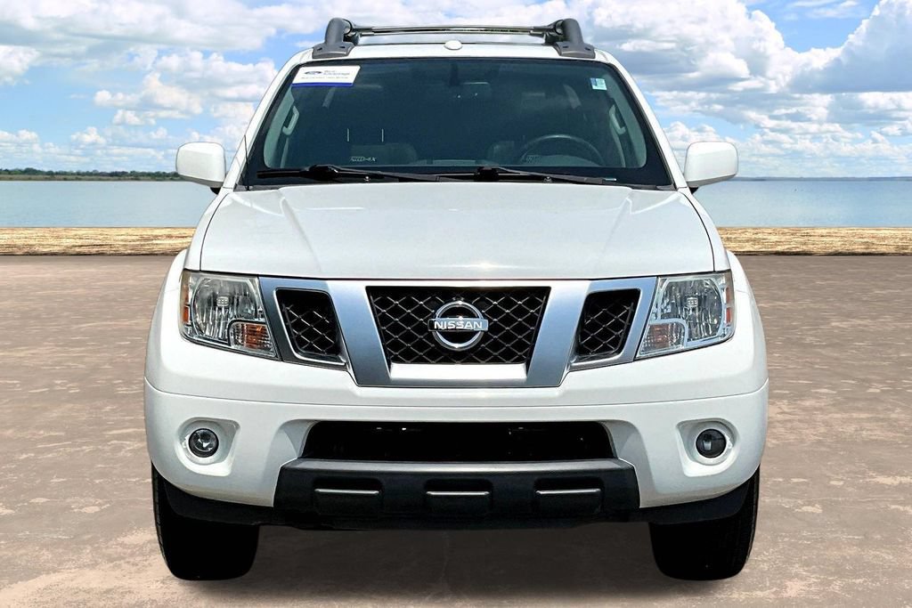 Used 2017 Nissan Frontier PRO-4X w/ Pro-4x Luxury Package AWD/4WD image 2